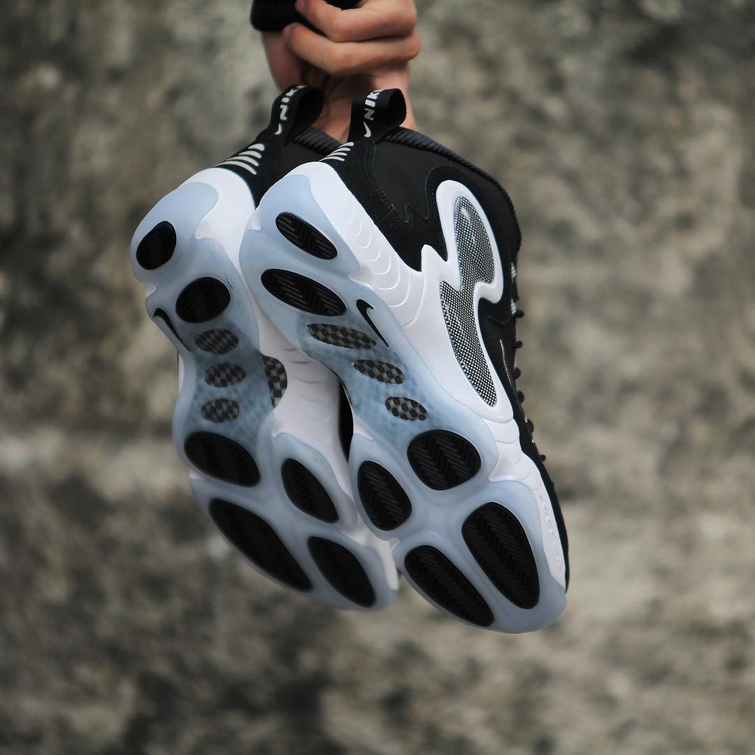 Nike Air Zoom Flight 95 Black Metallic Silver