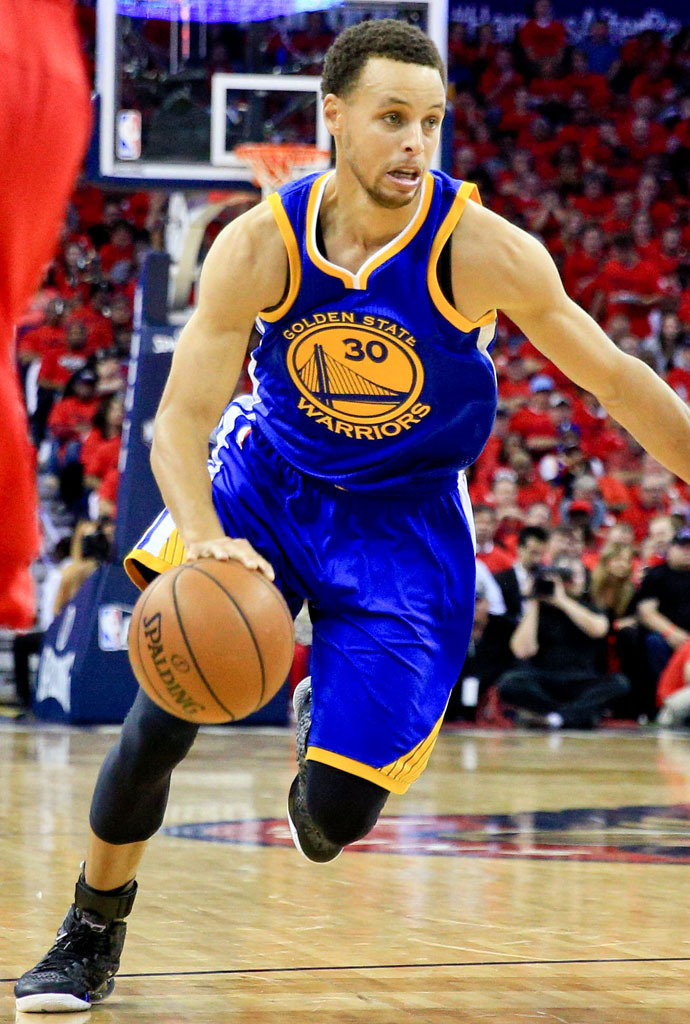 #SoleWatch: Stephen Curry Leads Historic Comeback in the &#x27;MI30&#x27; Under Armour Curry One (3)