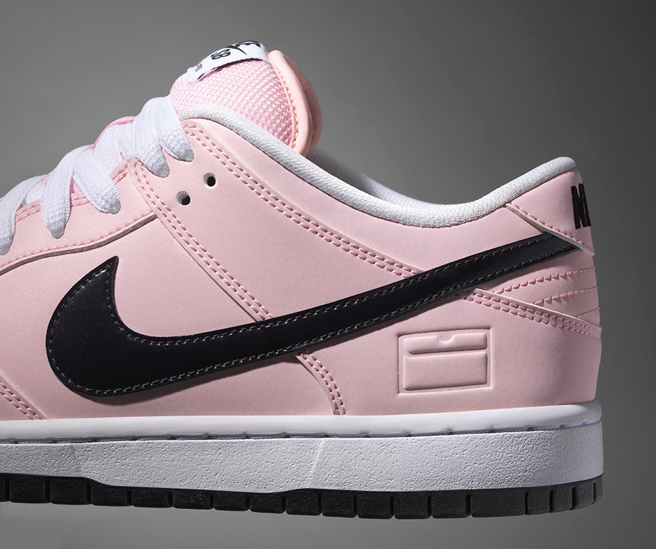 Pink Box Nike SB Dunk 833474-601 Heel Detail