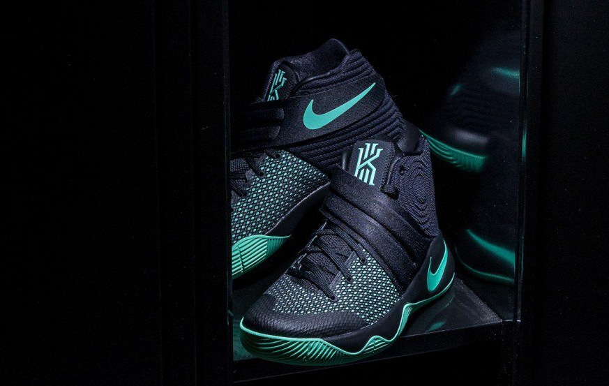 Glow in the dark kyrie outlet 4