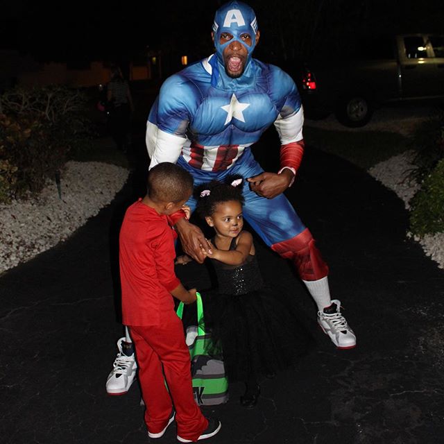 Sneaker Halloween Costumes: Captain America wearing Air Jordan 7s