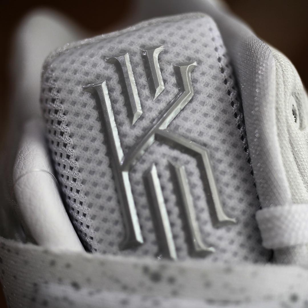 Nike Kyrie 2 Silver Speckle Tongue Detail 819583-107