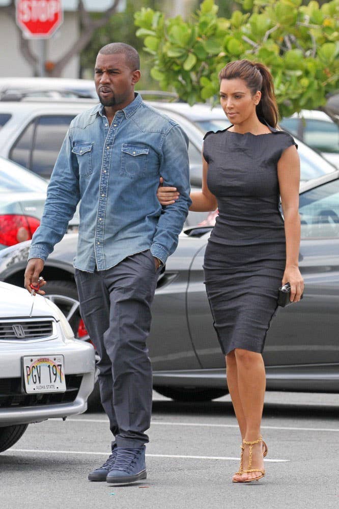 Kanye West wearing Balenciaga Arena Navy (1)