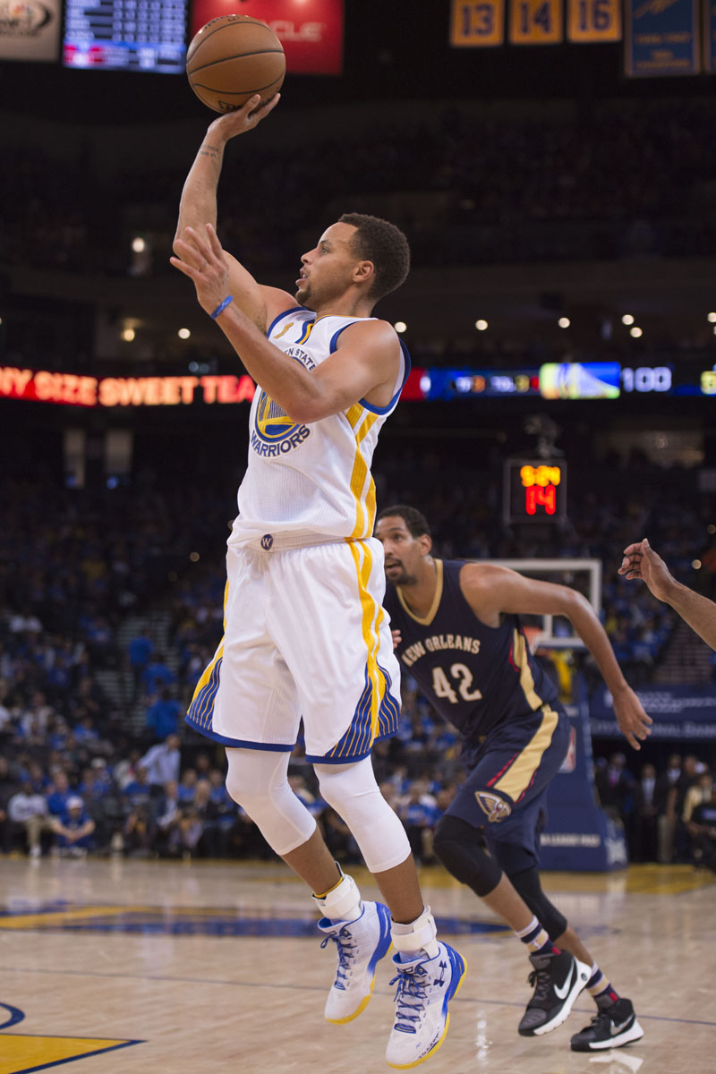 Stephen Curry wearing the Under Armour Curry Two Warriors (4)