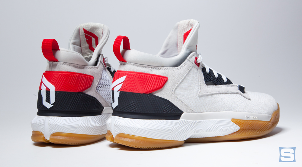 SoleCollector - *GLASS SHATTERS* Damian Lillard arrived for