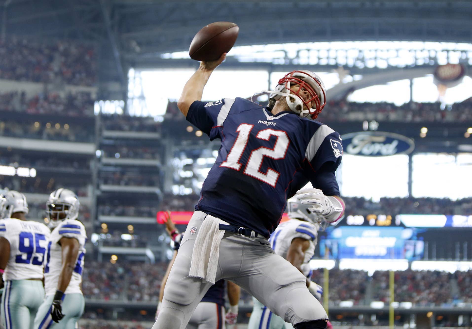 Tom Brady's At It Again, Trolls Broncos Before Sunday Night Showdown