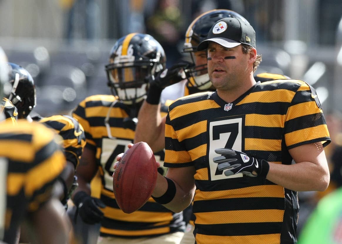The Steelers Are Wearing Those Hideous Bumble Bee Jerseys Again