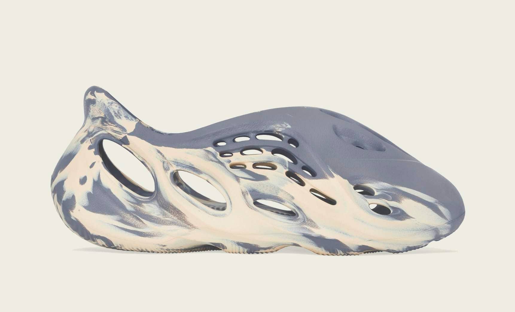 Adidas Yeezy Foam Runner 'Mxt Moon Gray' GV7904 Lateral