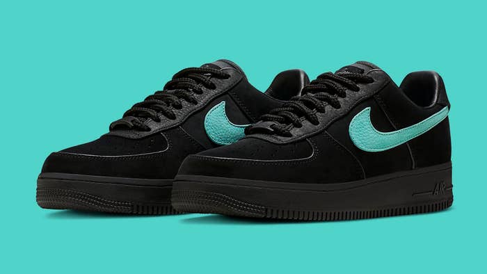 Tiffany &amp; Co. x Nike Air Force 1 Low DZ1382 001 Pair