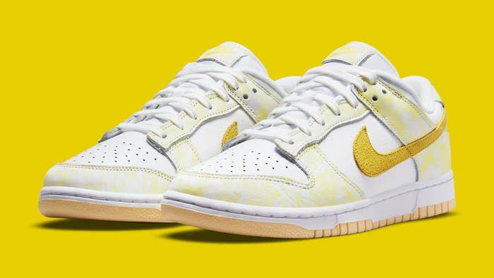 Nike Dunk Low &#x27;Yellow Strike&#x27; DM9467-700 Pair