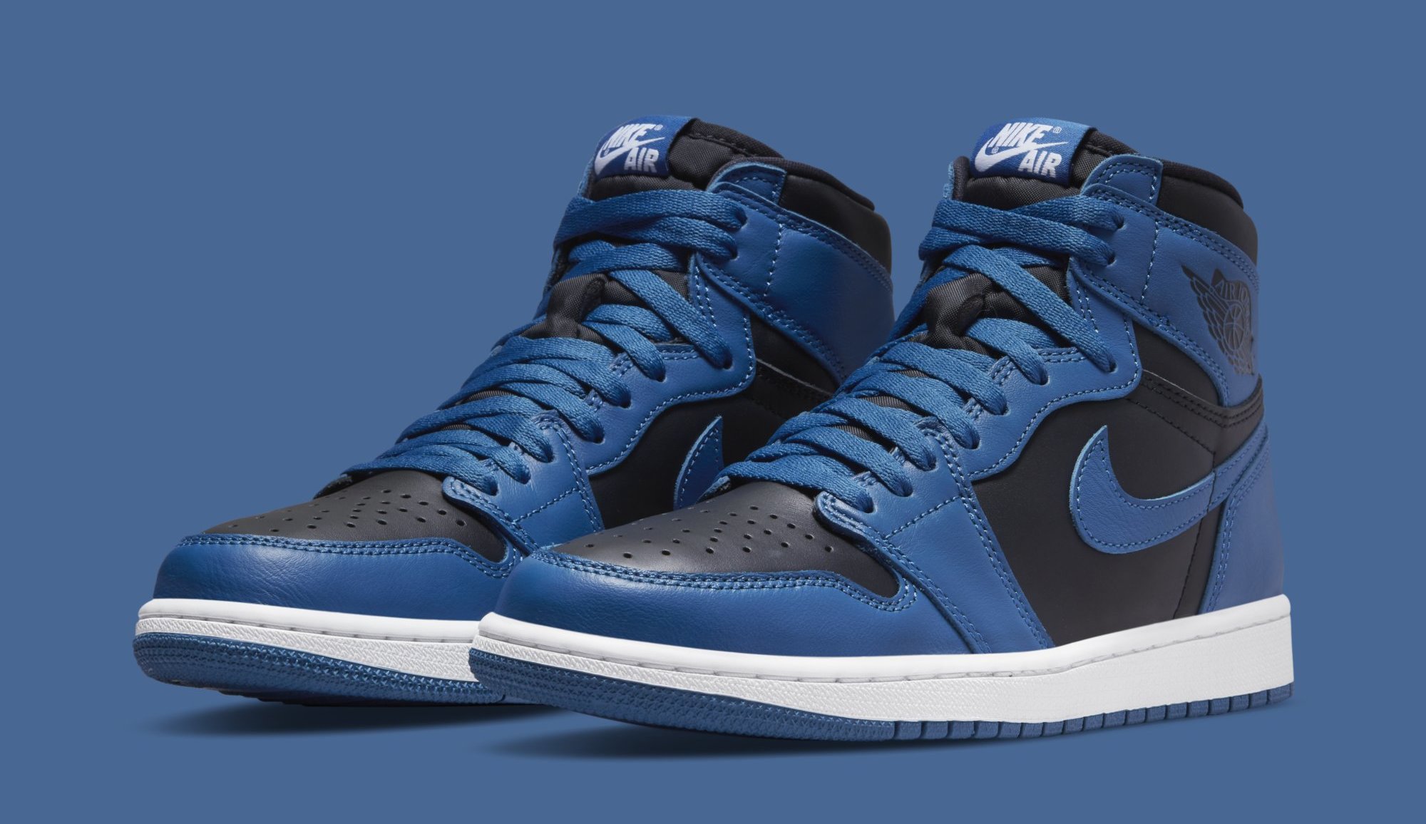 Jordan 1 High OG dark marina blue紐だけ変えて飾ってました