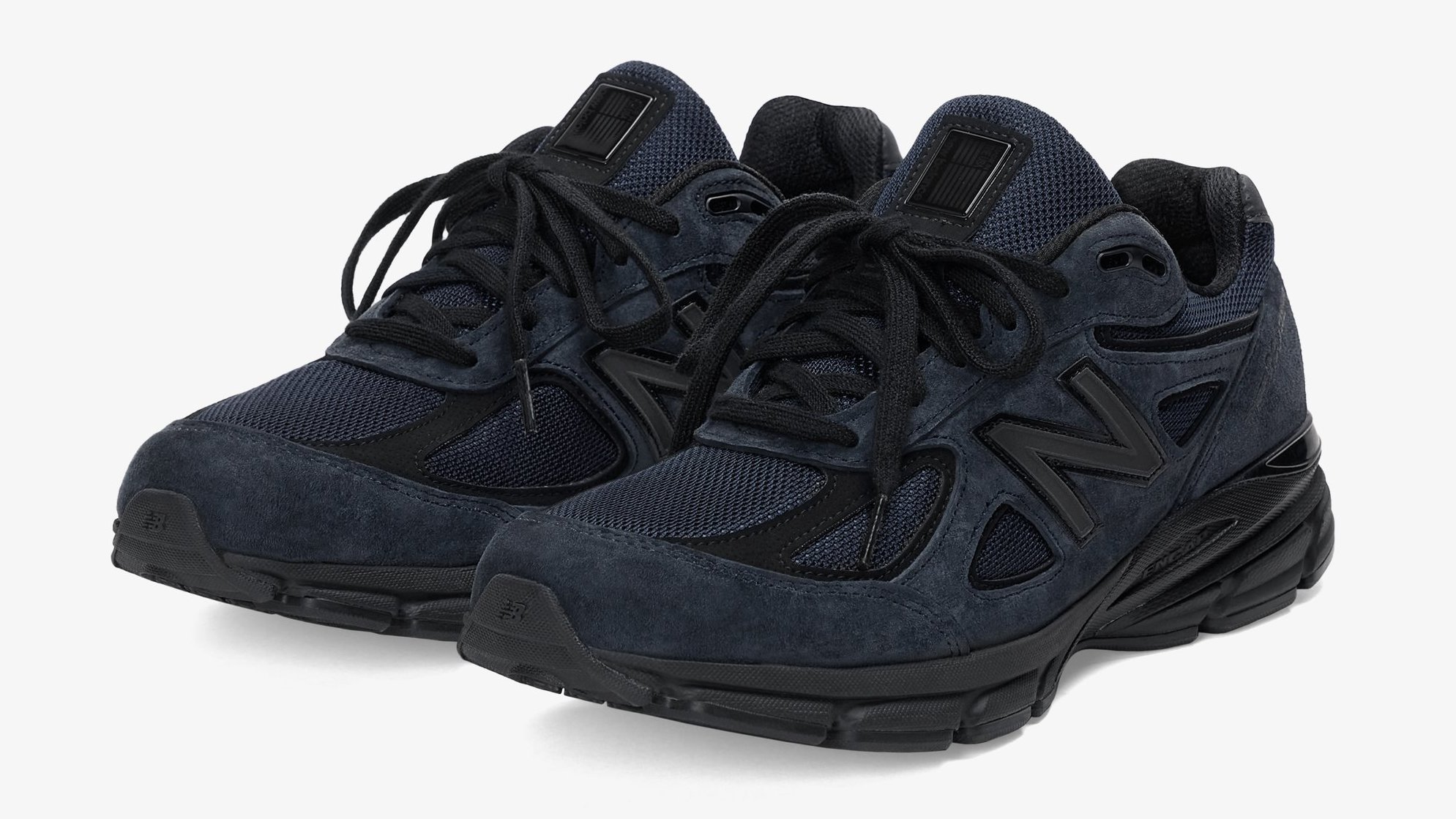 New balance 990v4 2024 triple black sale