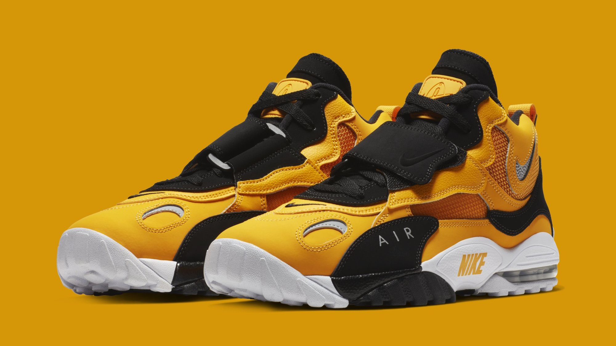 Trolley servet Tweet Nike Outfits the Air Max Speed Turf in Steelers Colors | Complex