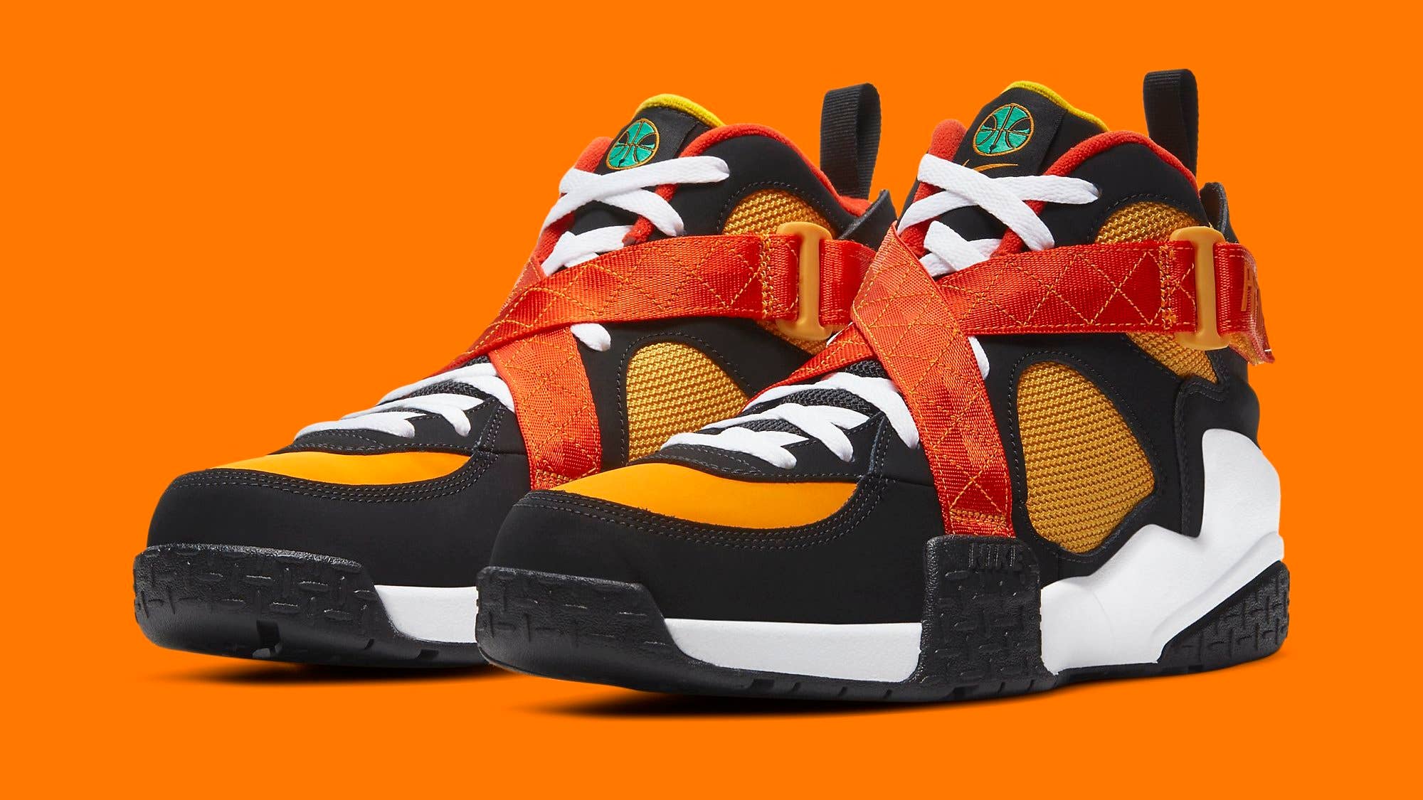 famélico Contorno parásito The Nike Air Raid Gets Hit with a 'Raygun' Blast | Complex