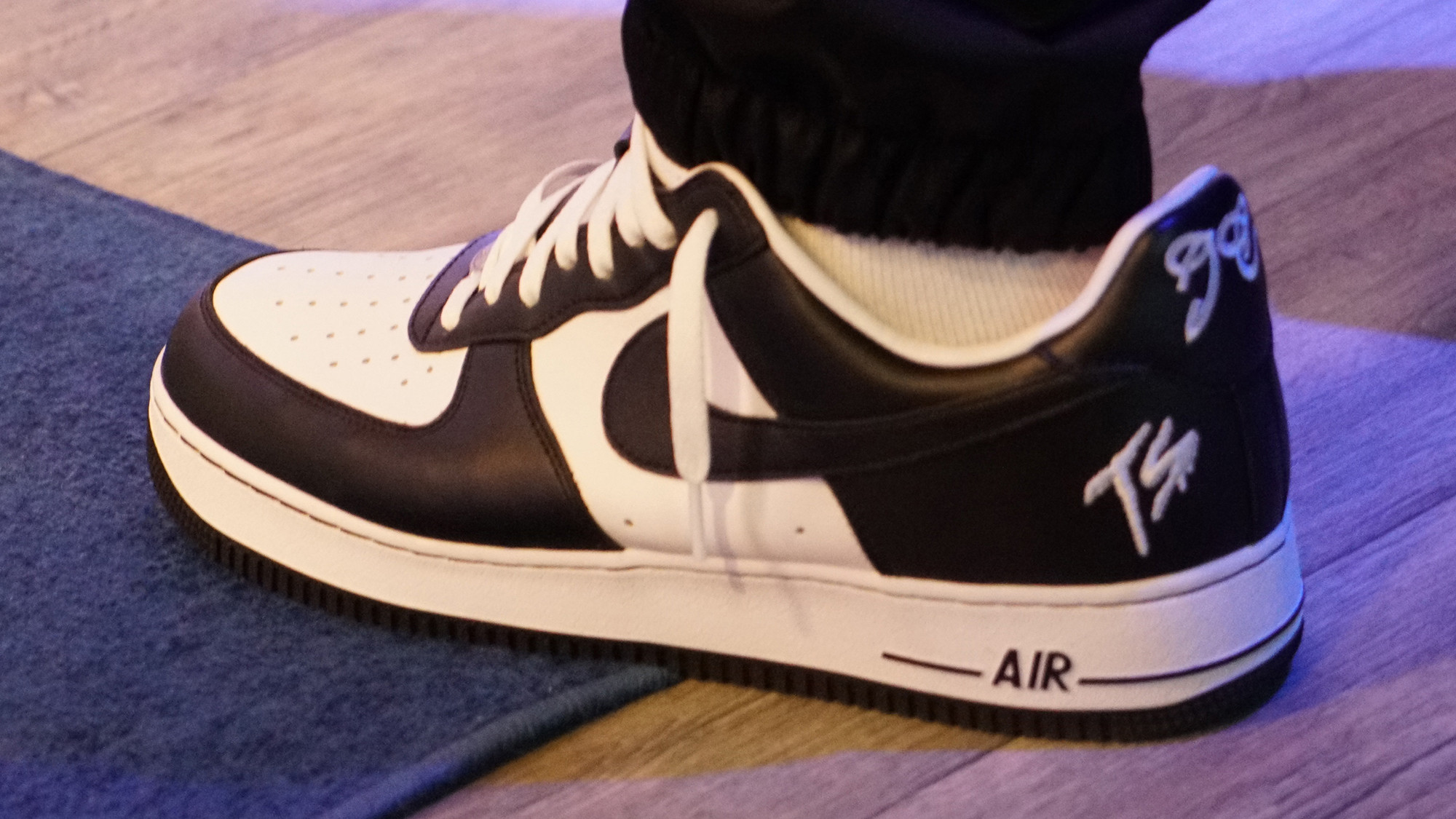 Terror Squad x Nike Air Force 1 Low Panda Profile