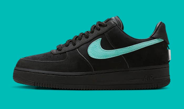 Tiffany &amp; Co. x Nike Air Force 1 Low Release Date DZ1382-001 Profile
