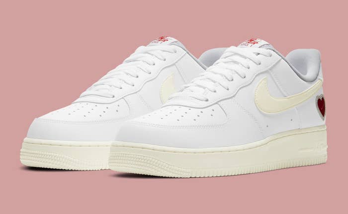 Nike Air Force 1 Low Valentine&#x27;s Day 2021 Release Date DD7117 100 Pair