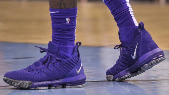 nike lebron 16 pe court purple on feet