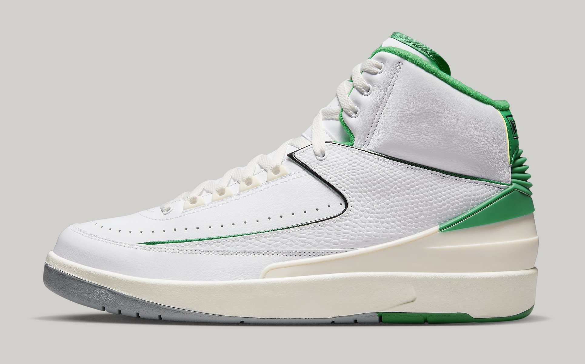 Air Jordan 2 &#x27;Lucky Green&#x27; DR8884 103 Lateral