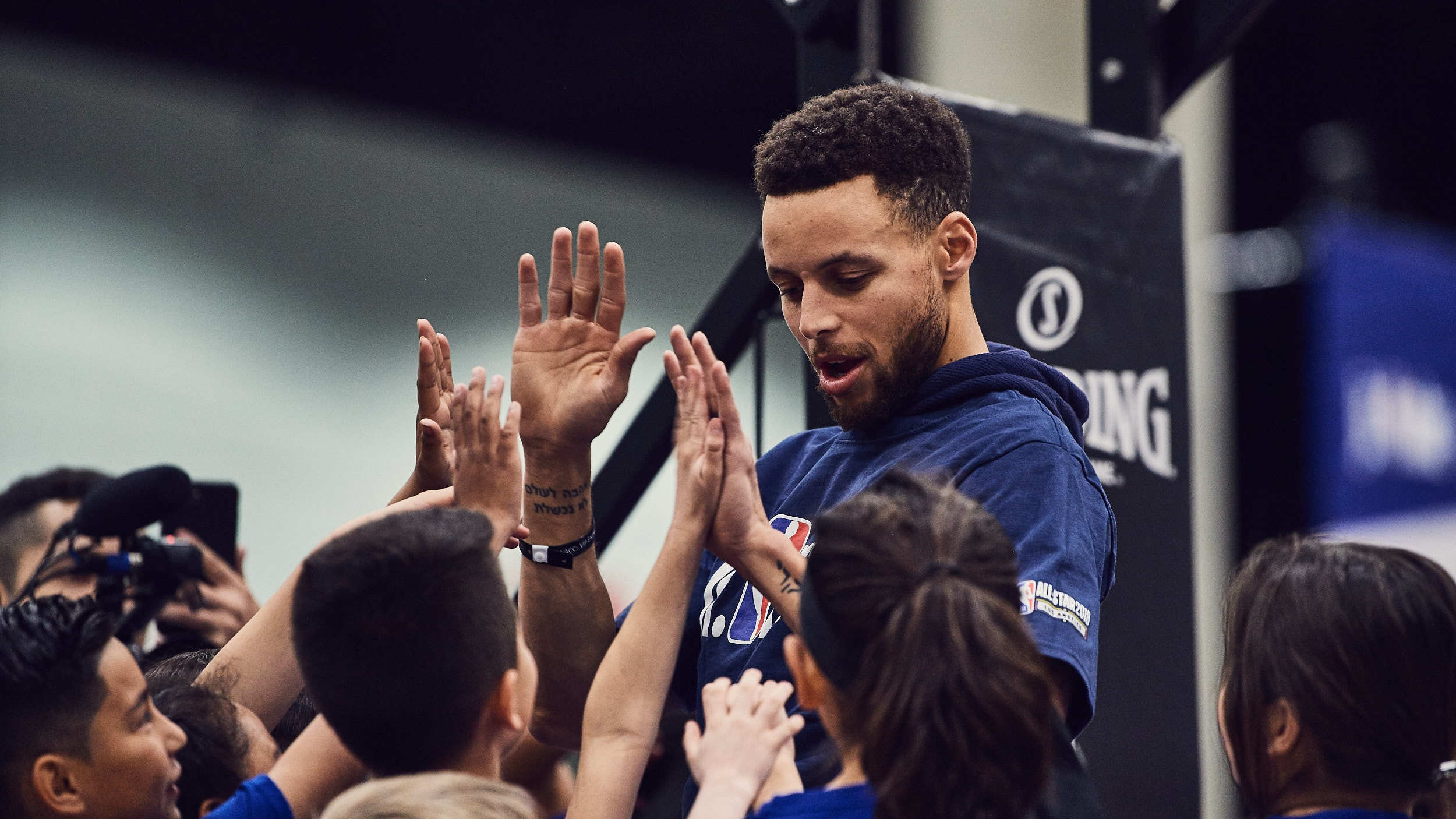 NBA All-Star Stephen Curry Signs as EXPRESS Brand Ambassador - Mocha Man  Style