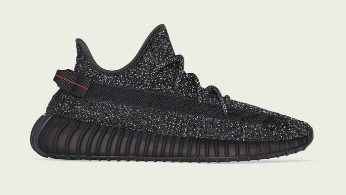 Adidas Yeezy Boost 350 V2 &#x27;Black Reflective&#x27; (Lateral)