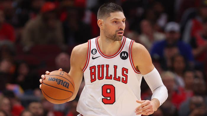 Nikola Vucevic bringing up the ball for the Chicago Bulls