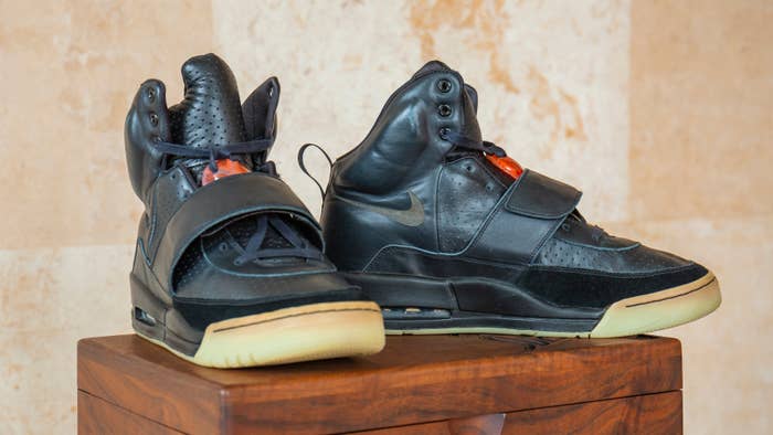 Nike Air Yeezy 1 Grammy&#x27;s Sample Front