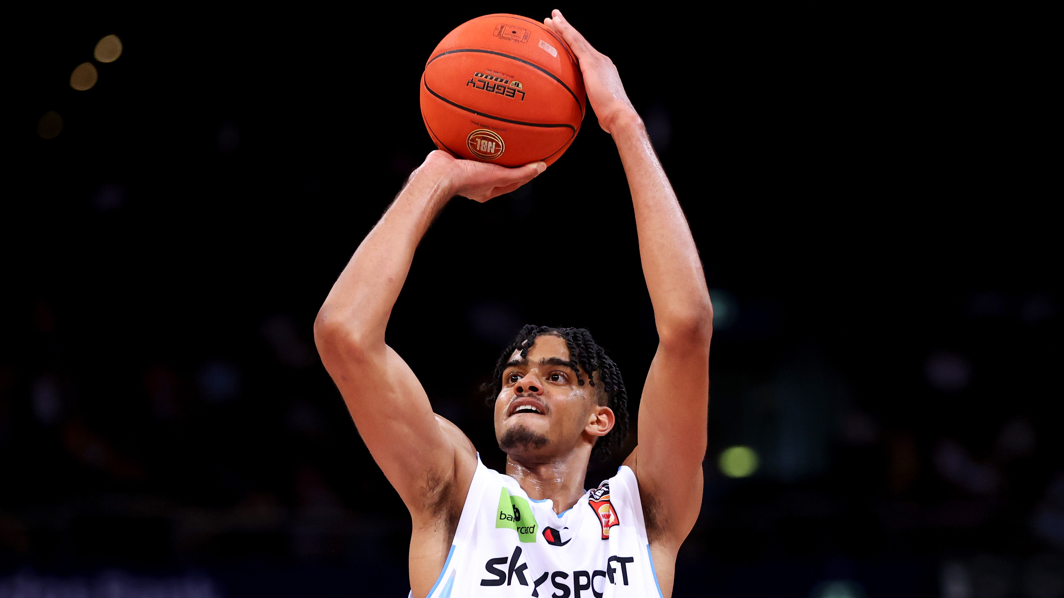 Rayan Rupert playing basketball for the New Zealand Breakers