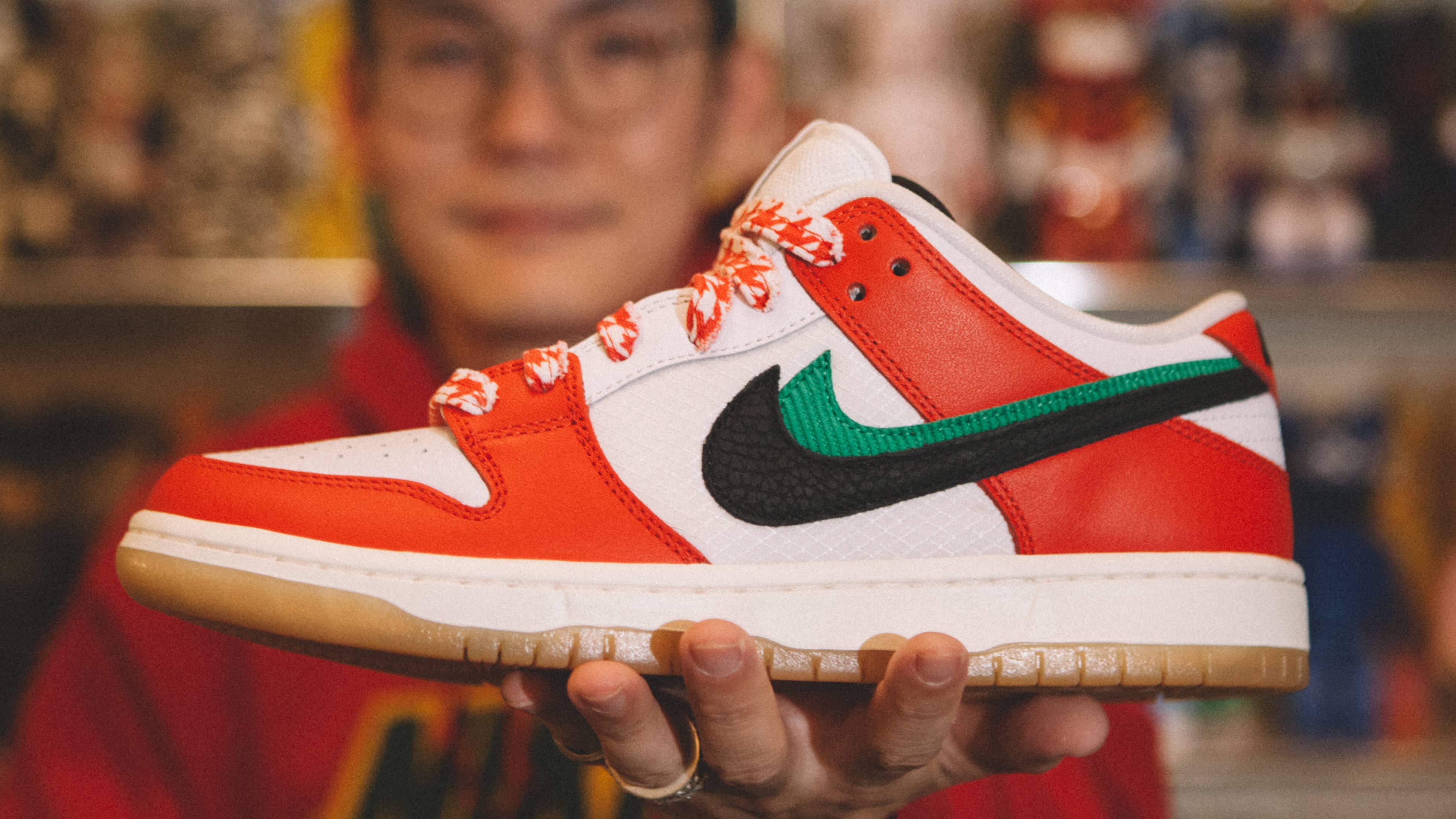 Ingen pegefinger Den anden dag Frame's 'Habibi' Nike SB Dunk Is Here. Where Did It Come From? | Complex