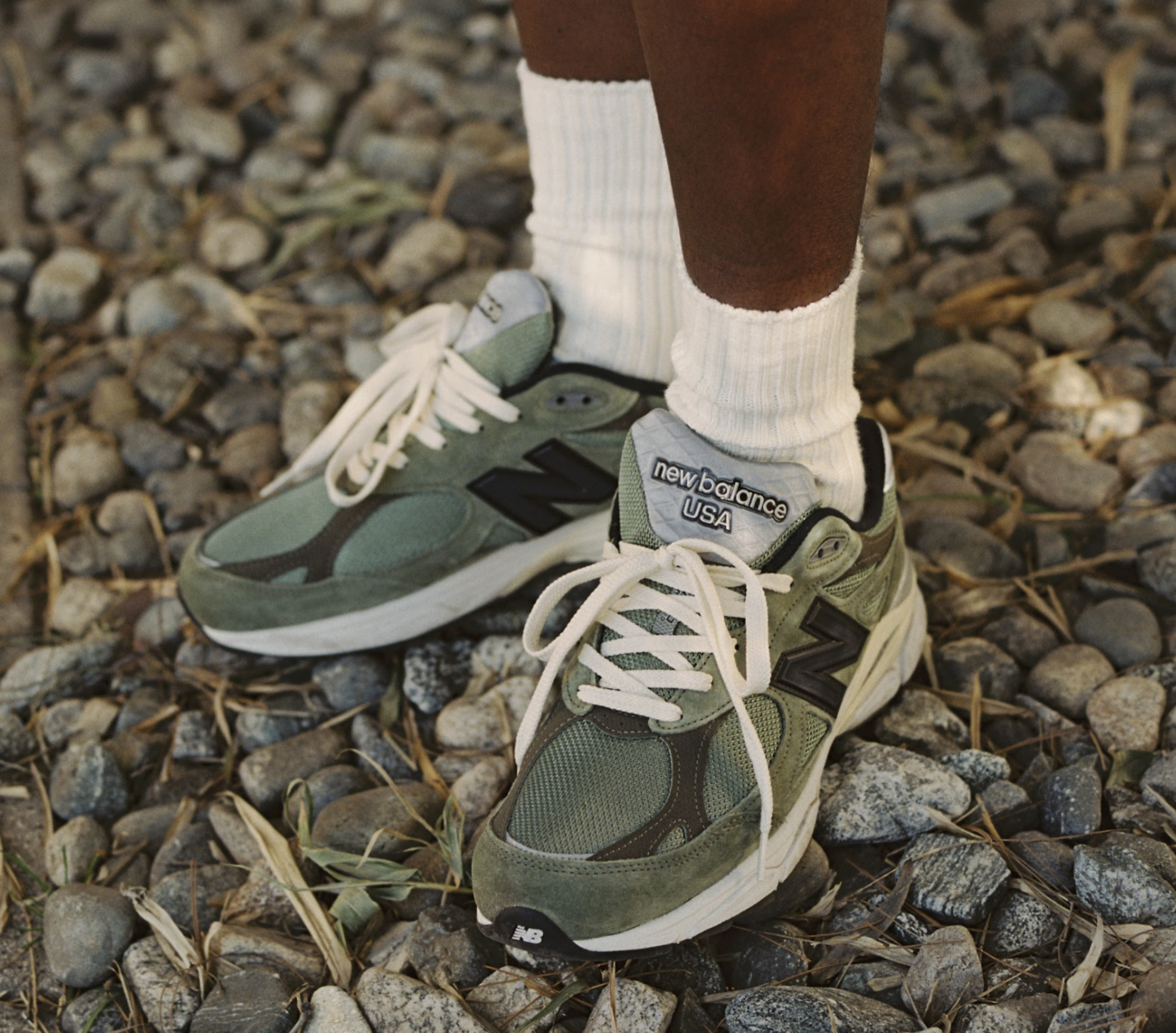 Olive green shop new balance 990