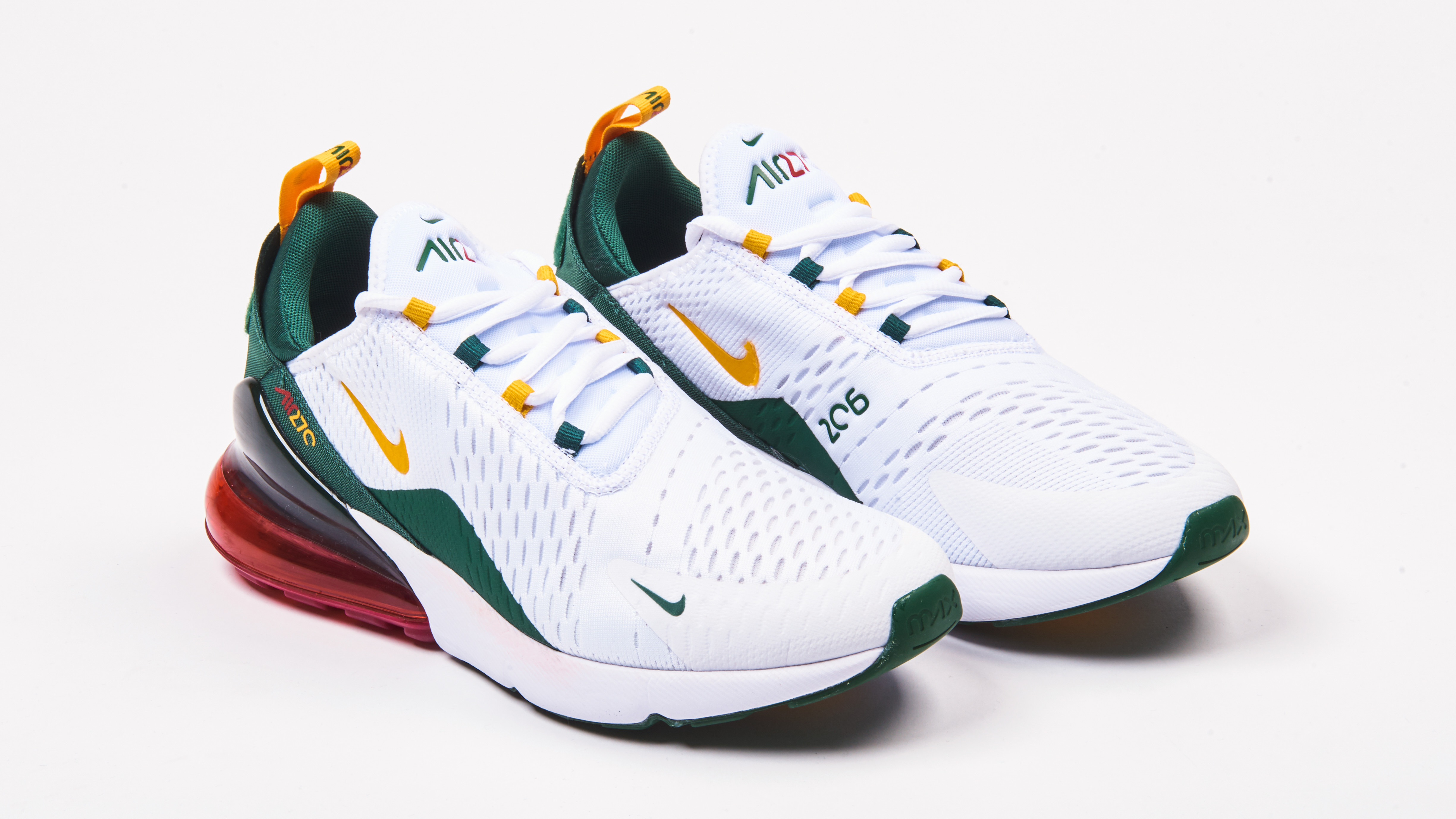 Monumentaal Hijgend een keer These Air Max 270s Pay Homage to Seattle Sports | Complex