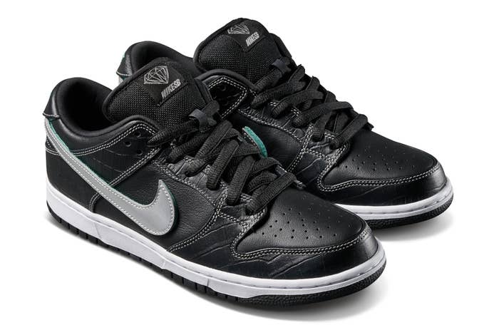 Diamond Supply Co. x Nike SB Dunk Low &#x27;Black&#x27; (Pair Front)