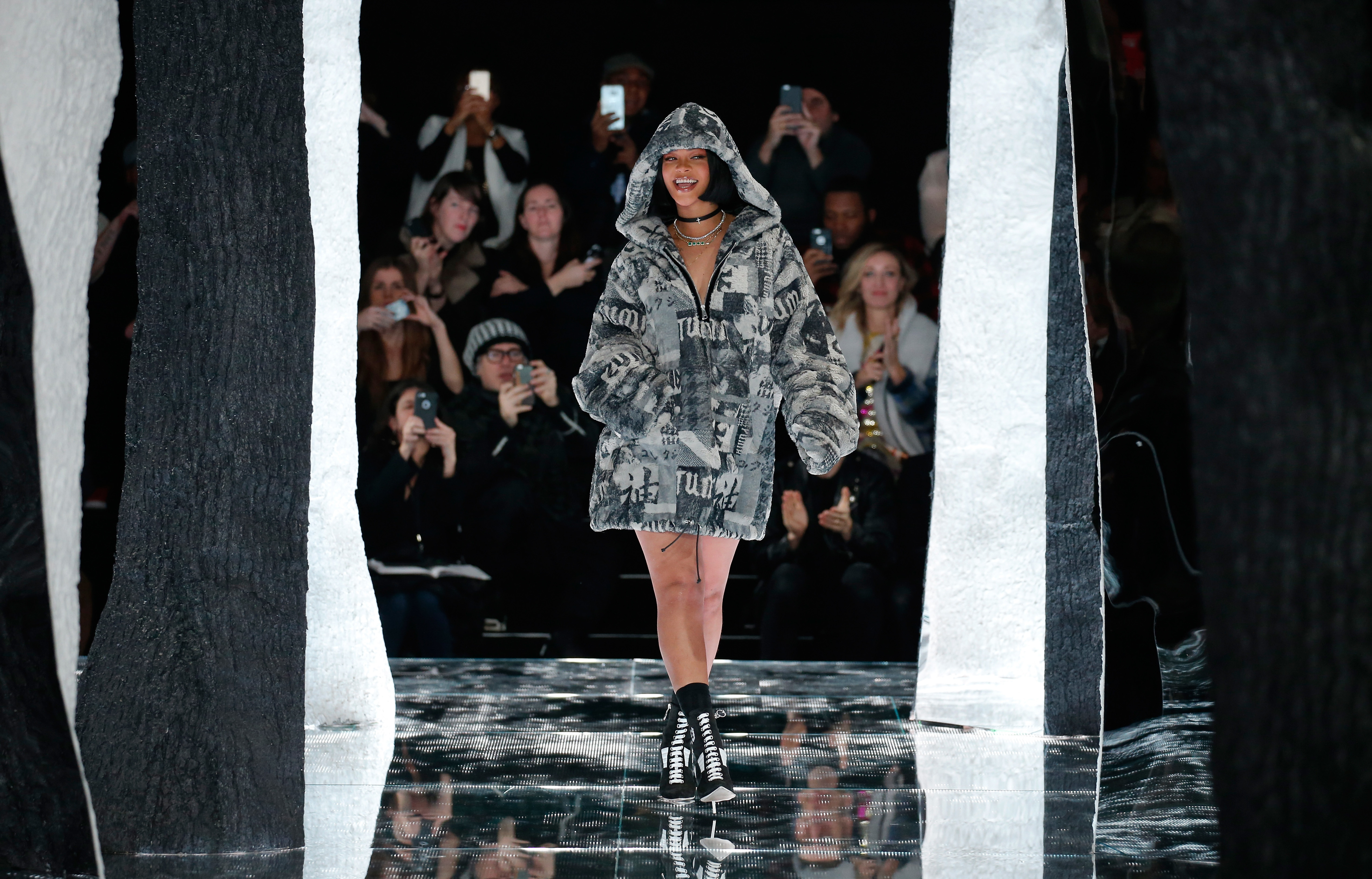 How Rihanna and Puma Created the Most Desirable Shoe of 2016 – Footwear News