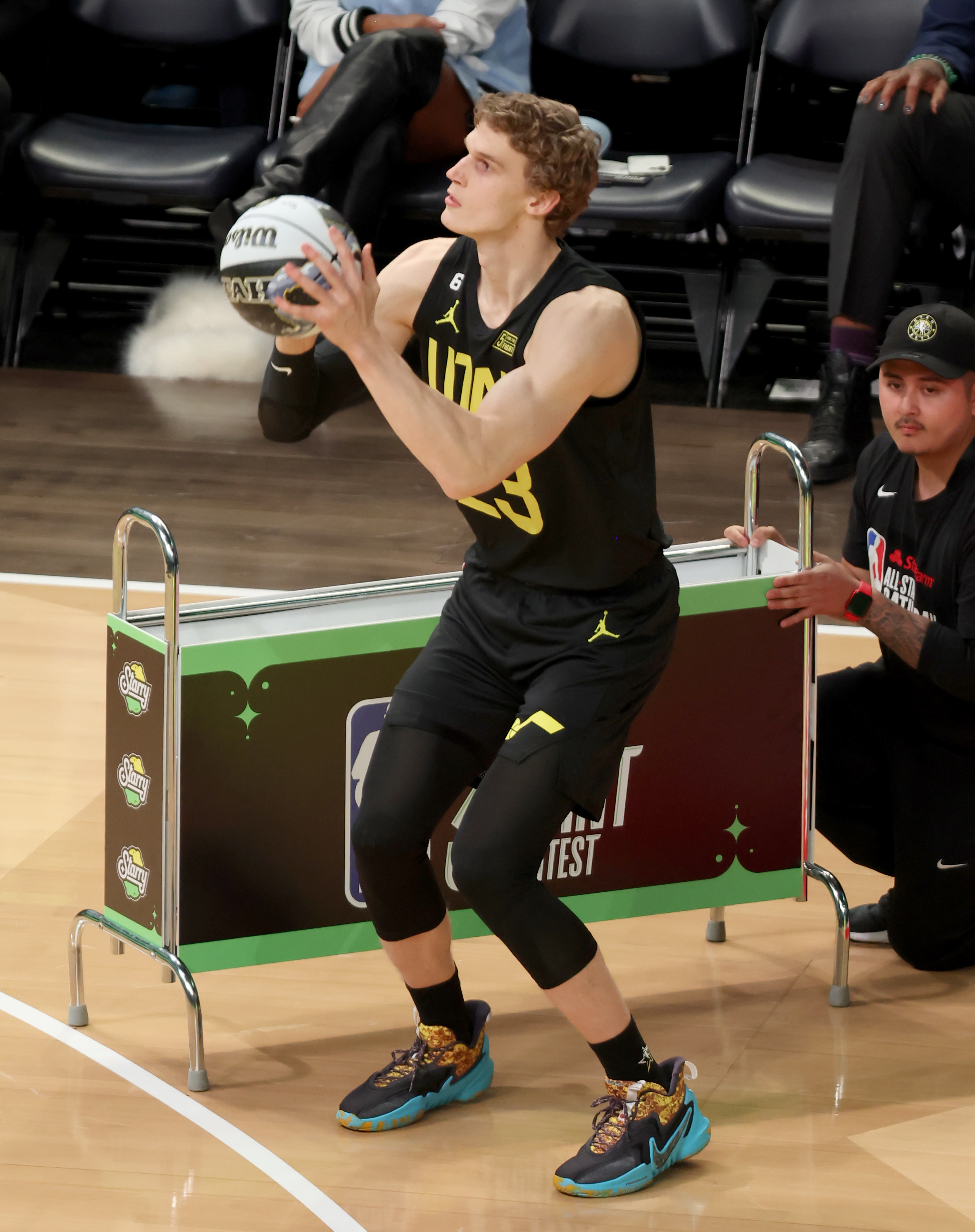 Lauri Markkanen Nike Cosmic Unity 2