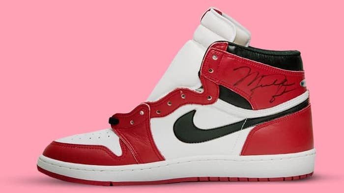 DRAW CLOSES TOMORROW!!! Win FREE 1985 Air Jordan 1 Chicago OG Sneakers!! To  enter: 1 . Download Ezze Live App and sign up via the '1985…