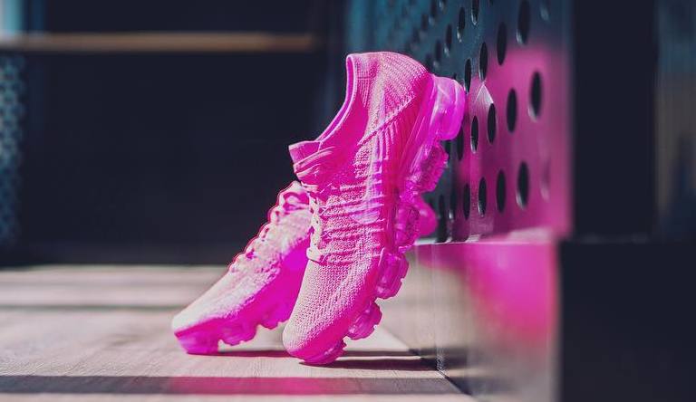 Pink on sale nike vapormax