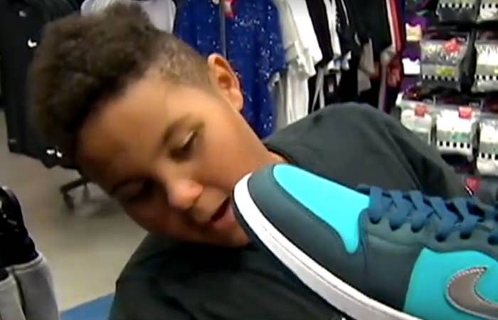 Foot Locker employee buys boy Air Jordan 1s
