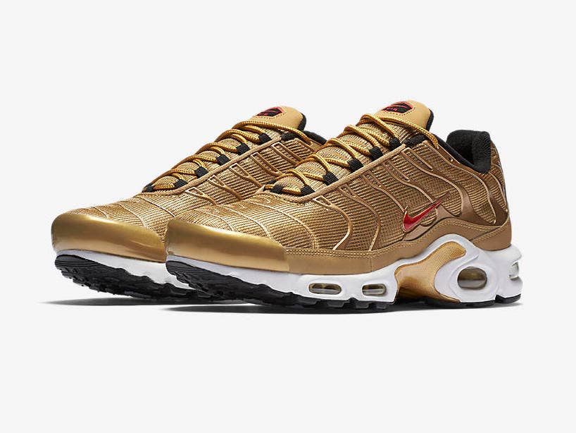 air max plus metallic gold