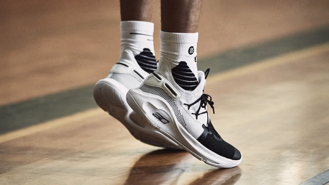 Curry 6 triple store white