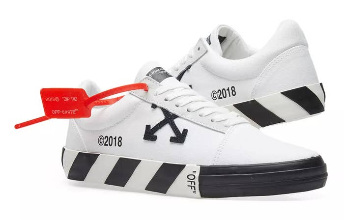 Off White Vulc Low Top Sneaker in White/Black (Pair)