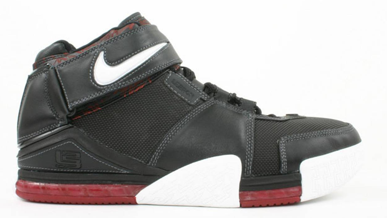 Lebron shoes black on sale red