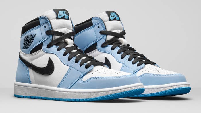 Air Jordan 1 Retro High OG &#x27;UNC&#x27; 555088 134 Pair