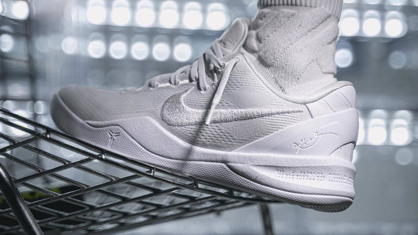 White kobe outlet 8