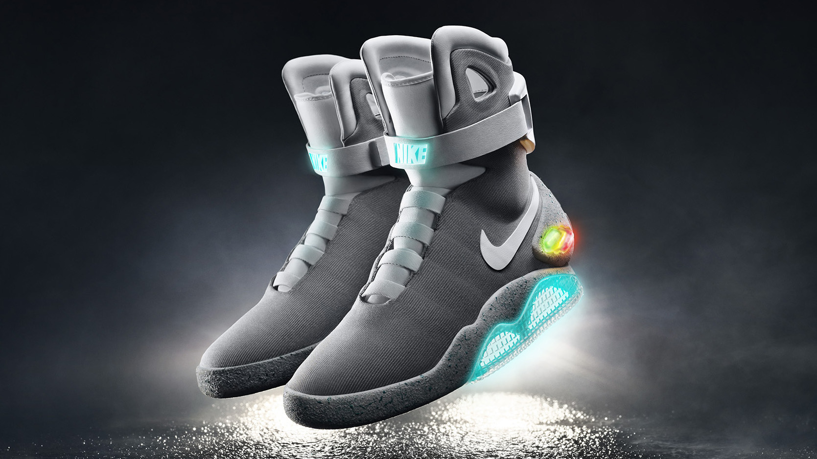 beddengoed toezicht houden op Kritiek Here's How Much Auto-Lacing Nike Mags Are Selling For on Ebay | Complex