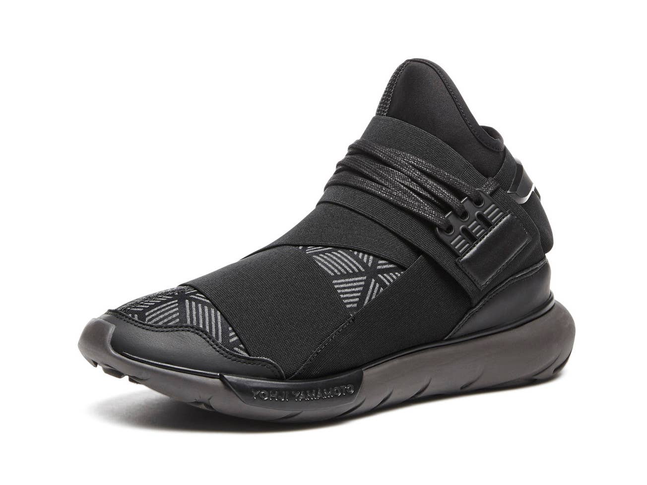 regeringstid kedelig uddannelse Adidas Y-3 Launches Futuristic Sneaker Collection | Complex