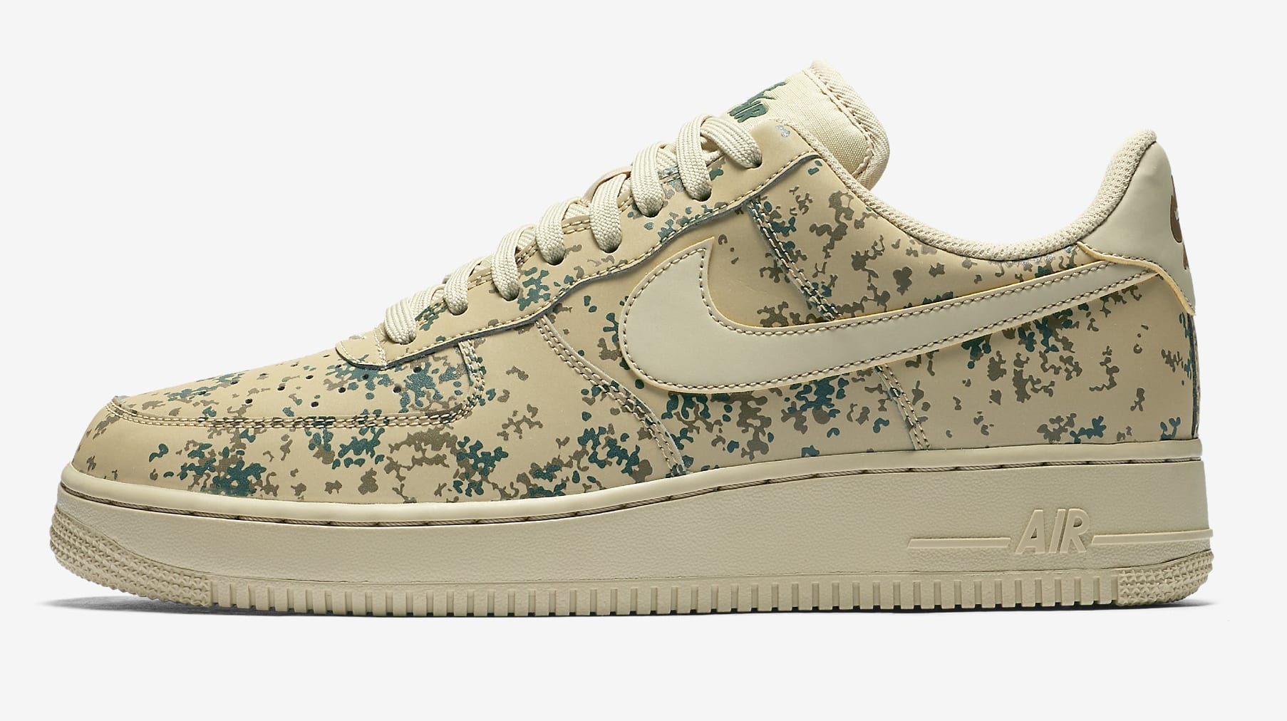 Nike Air Force 1 Low &#x27;Country Camo&#x27; 823511-700 (Lateral)