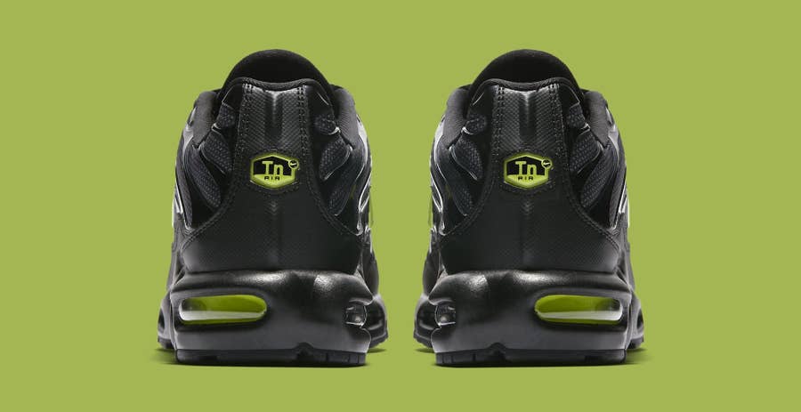 Air max plus store black volt glow