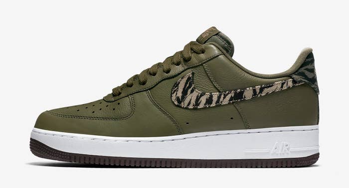 Nike Air Force 1 Low AQ4131-200 (Lateral)