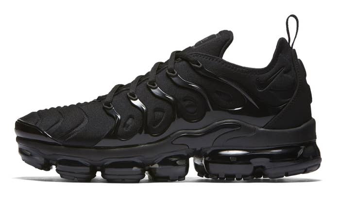 Nike Vapormax Plus &#x27;Triple Black&#x27; 924453-004 (Lateral)