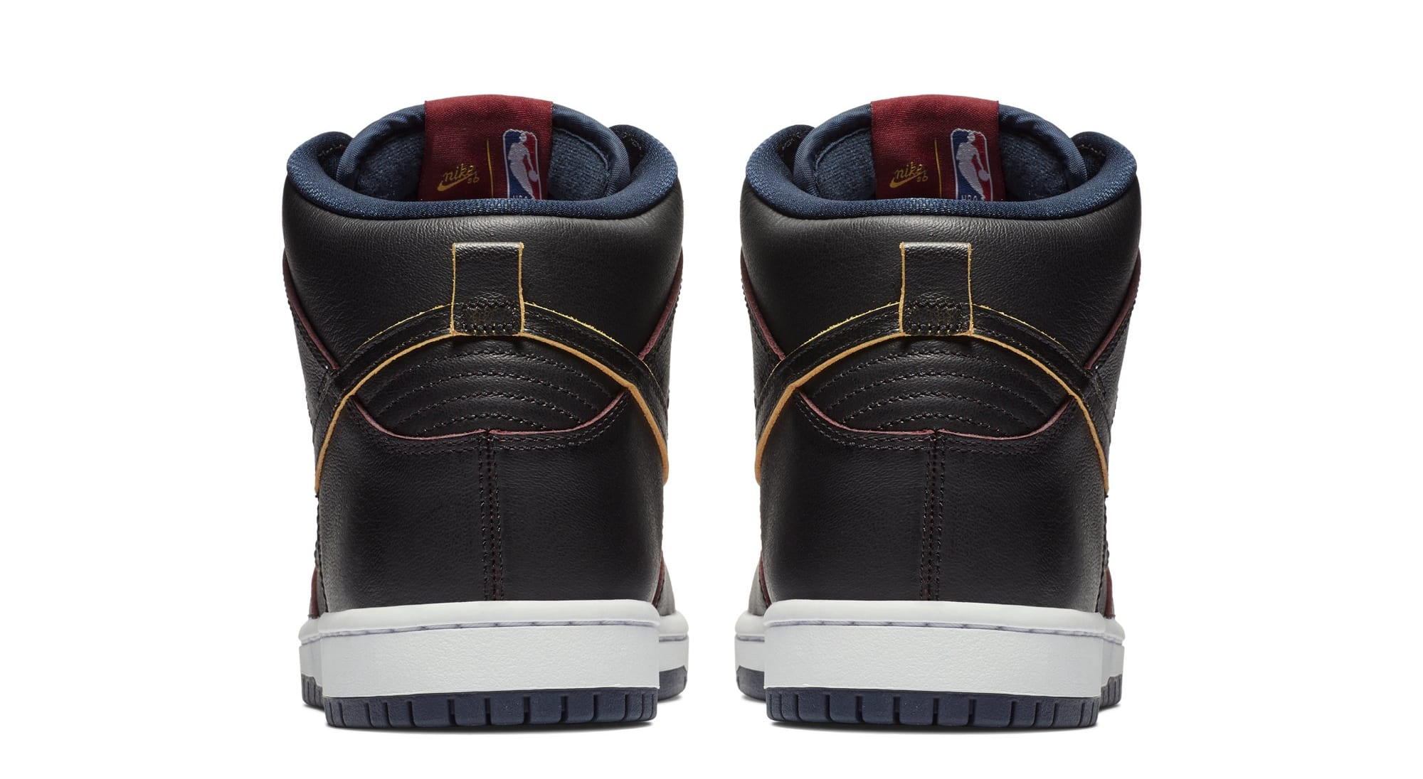 Detailed Look at the 'Cavaliers' NBA x Nike SB Dunk | Complex
